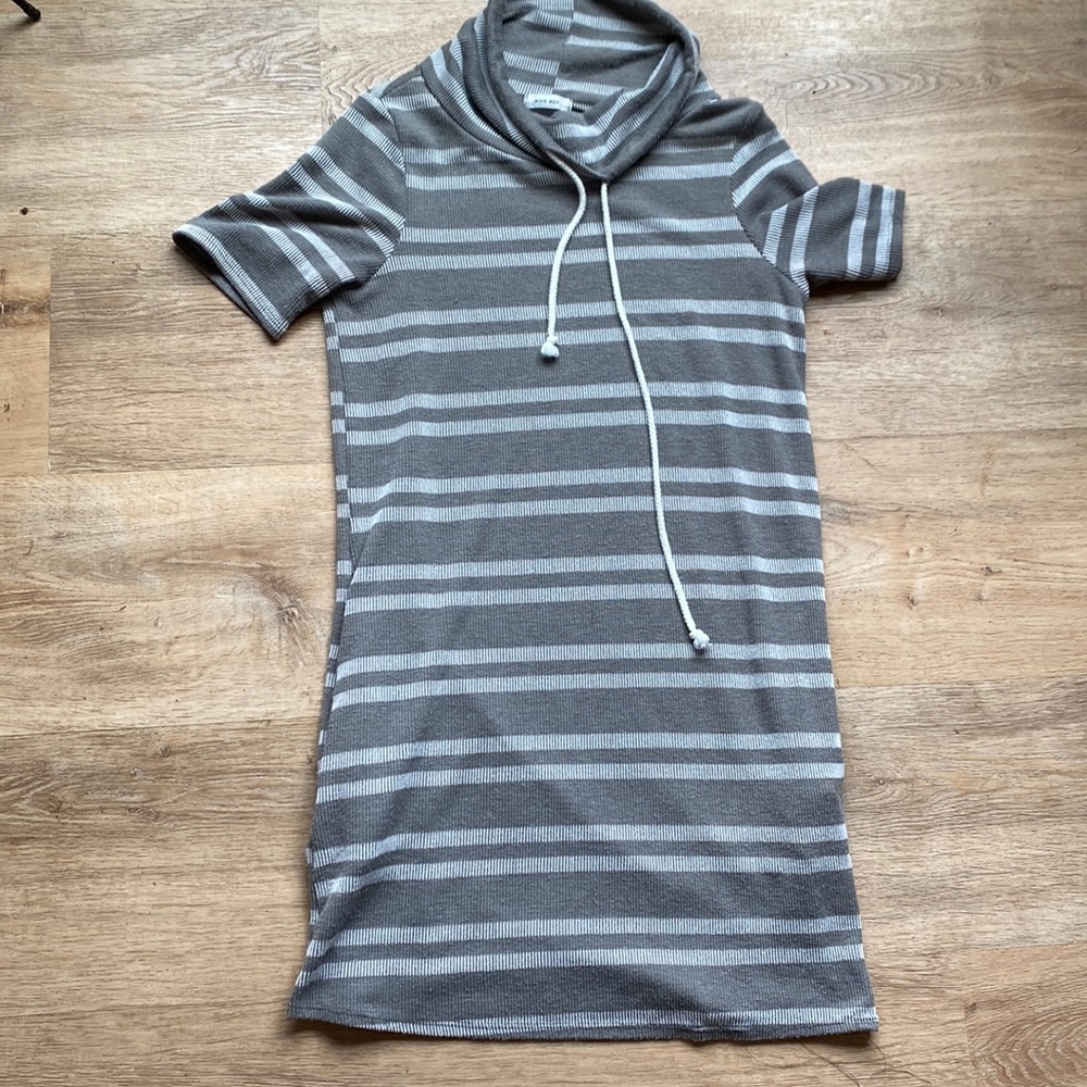 ModRef Ribbed Dress with Pockets